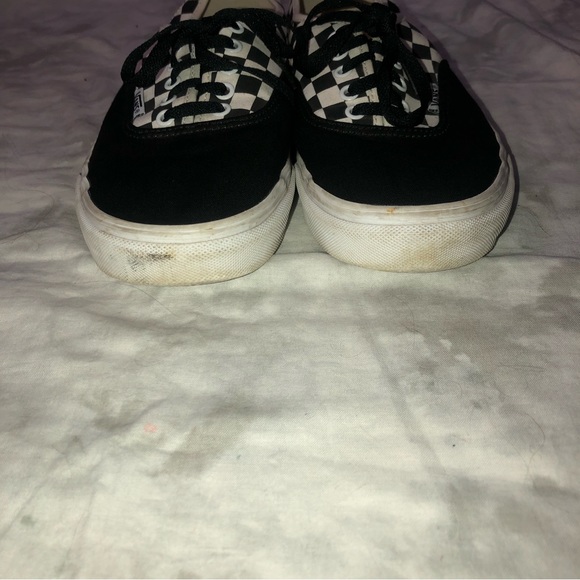 Men’s Vans Checkered Flame Low Top Sneakers - Picture 3 of 9